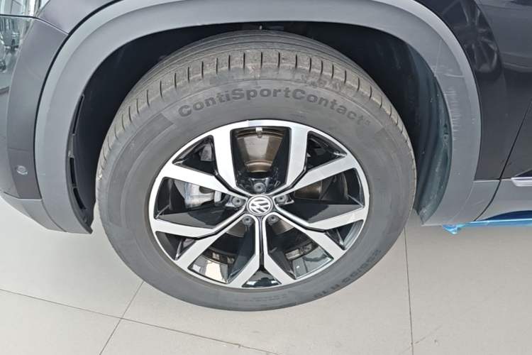 Used Volkswagen Teramont 2017 380TSI Four-Wheel Drive Luxury Edition Left Front Wheel Hub