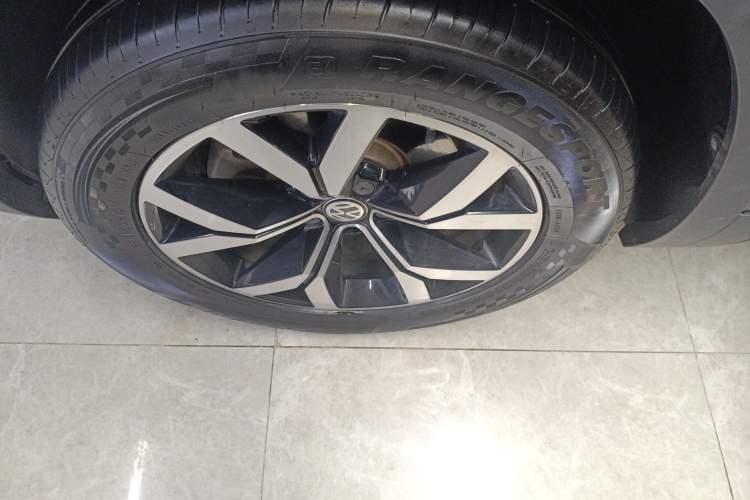 Used Volkswagen Teramont 2017 380TSI Four-Wheel Drive Luxury Edition Left Front Wheel Hub