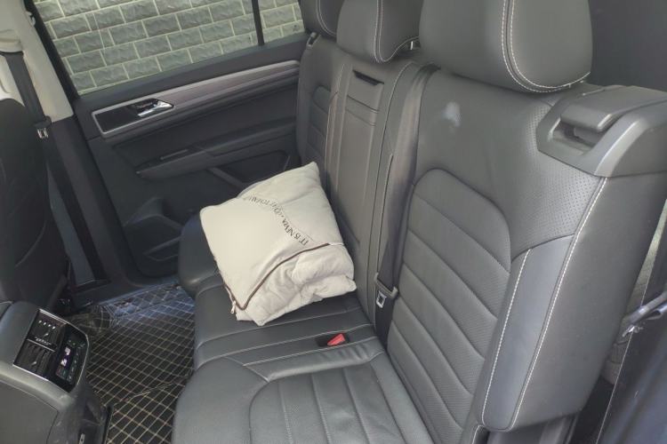 Used Volkswagen Teramont 2017 330TSI Two-Wheel-Drive Luxury Edition Left Rear Seat