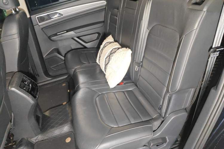 Used Volkswagen Teramont 2017 530 V6 Four-Wheel Drive Luxury Edition Left Rear Seat