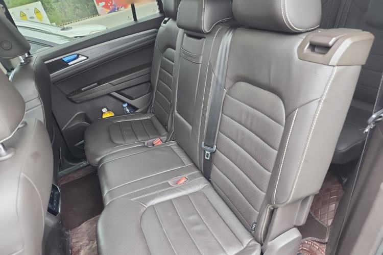 Used Volkswagen Teramont 2017 330TSI Two-Wheel-Drive Luxury Edition Left Rear Seat
