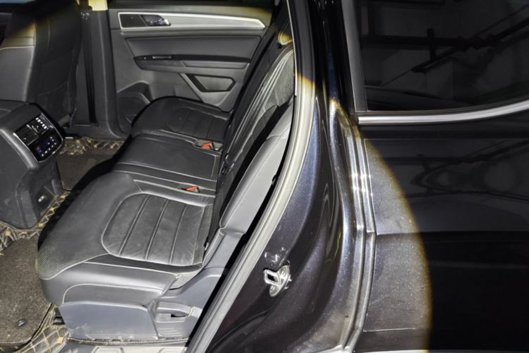 Used Volkswagen Teramont 2017 330TSI Two-Wheel-Drive Luxury Edition Left Rear Seat