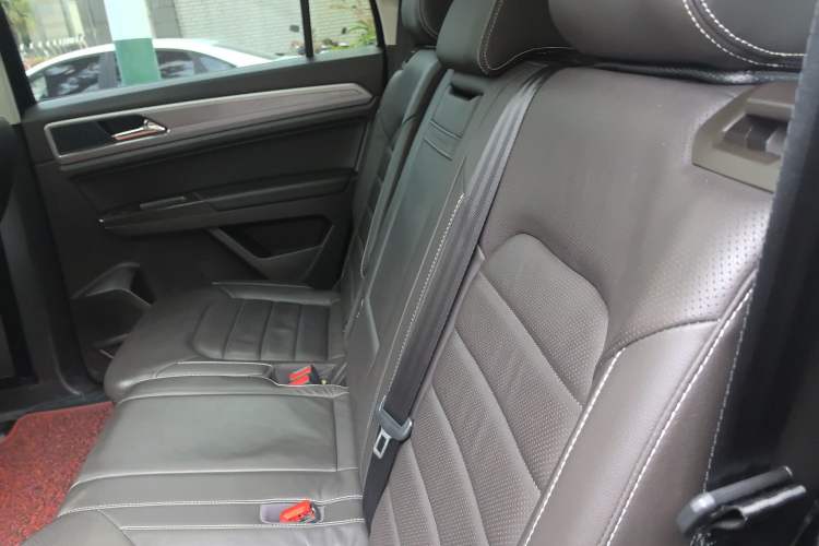 Used Volkswagen Teramont 2017 330TSI Two-Wheel-Drive Luxury Edition Left Rear Seat