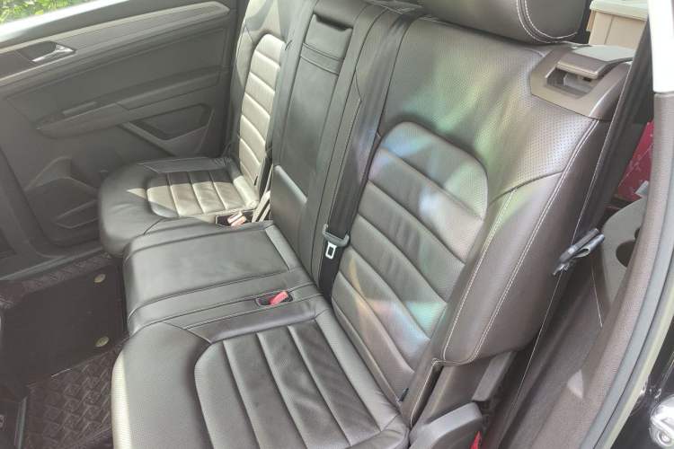 Used Volkswagen Teramont 2017 530 V6 Four-Wheel Drive Luxury Edition Left Rear Seat