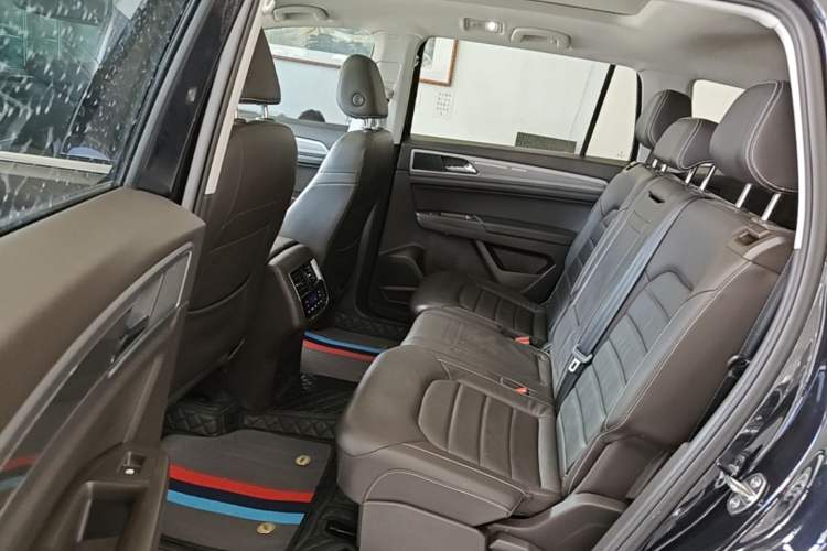 Used Volkswagen Teramont 2017 330TSI Two-Wheel-Drive Luxury Edition Left Rear Seat
