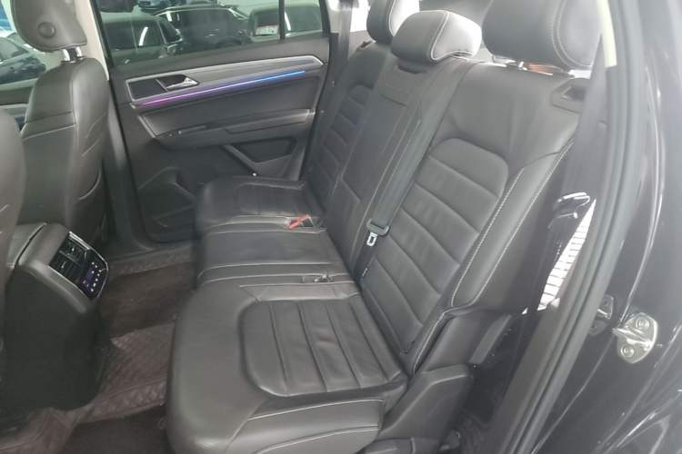 Used Volkswagen Teramont 2017 330TSI Two-Wheel-Drive Luxury Edition Left Rear Seat