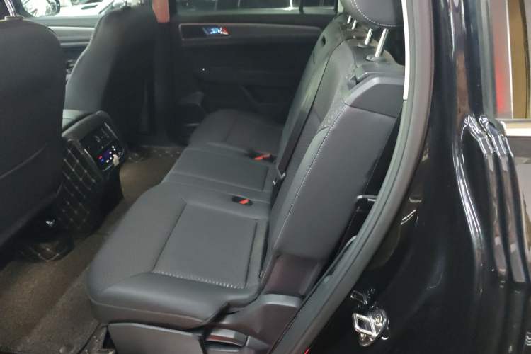 Used Volkswagen Teramont 2017 380TSI Four-Wheel Drive Comfort Edition Left Rear Seat