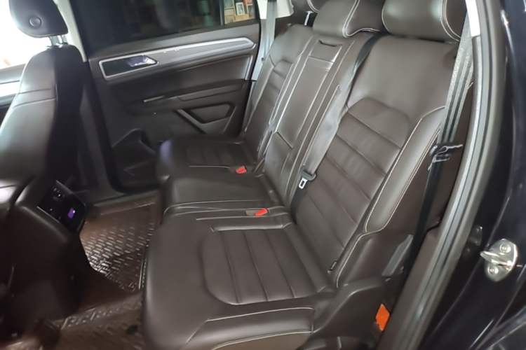 Used Volkswagen Teramont 2017 330TSI Two-Wheel-Drive Luxury Edition Left Rear Seat