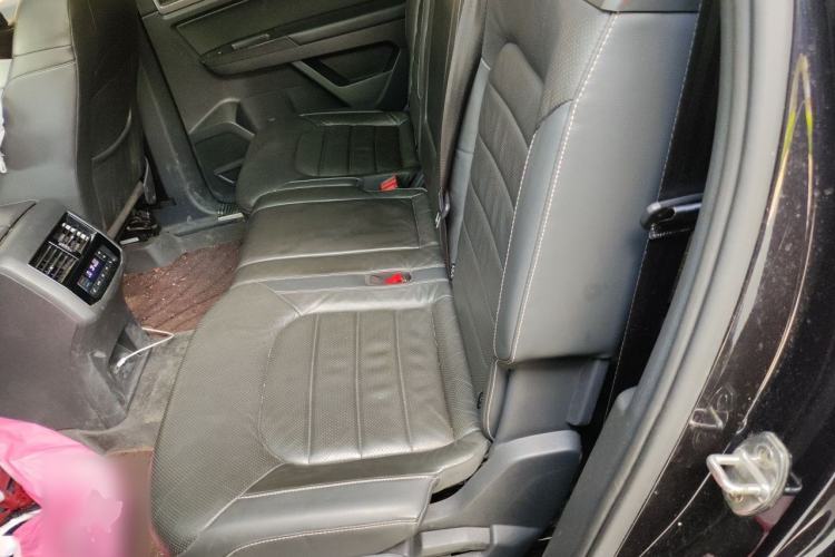 Used Volkswagen Teramont 2017 330TSI Two-Wheel-Drive Luxury Edition Left Rear Seat