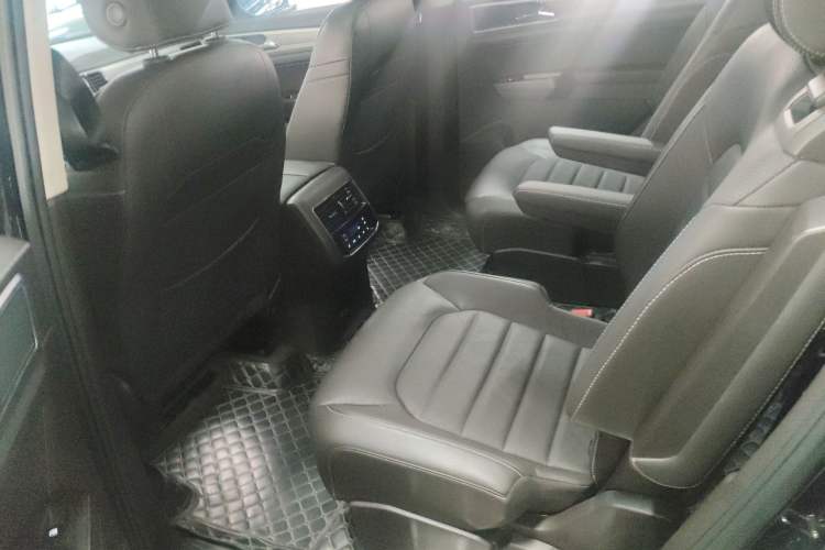 Used Volkswagen Teramont 2017 330TSI Two-Wheel-Drive Luxury Edition Left Rear Seat