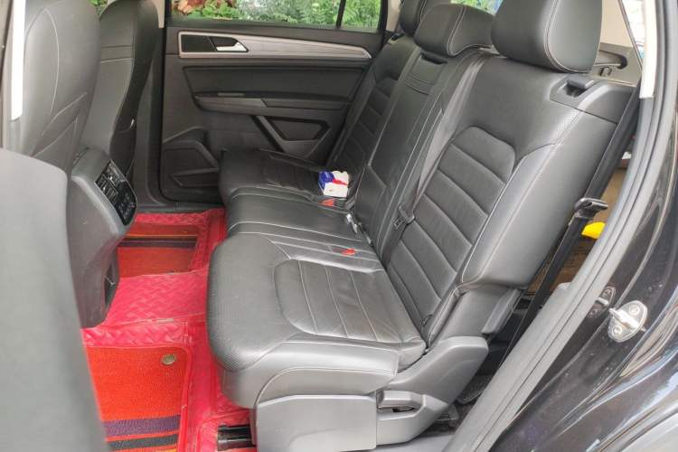 Used Volkswagen Teramont 2017 330TSI Two-Wheel-Drive Luxury Edition Left Rear Seat