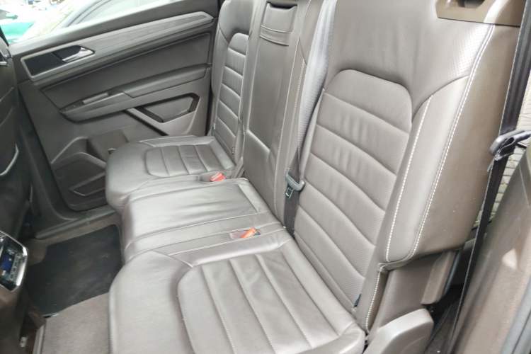 Used Volkswagen Teramont 2017 330TSI Two-Wheel-Drive Luxury Edition Left Rear Seat