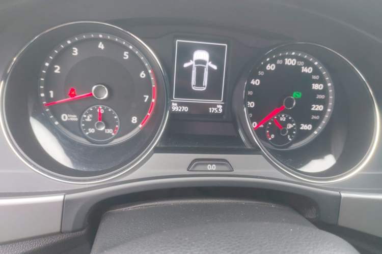 Used Volkswagen Teramont 2017 380TSI Four-Wheel Drive Comfort Edition Odometer Close Up
