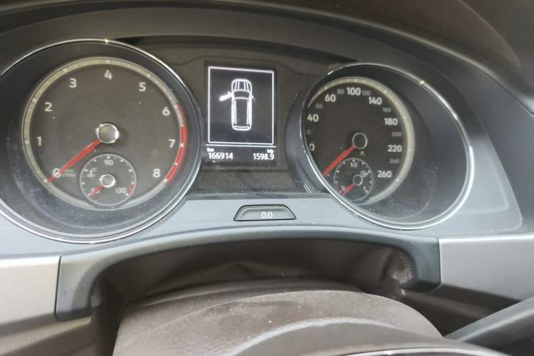 Used Volkswagen Teramont 2017 530 V6 Four-Wheel Drive Luxury Edition Odometer Close Up