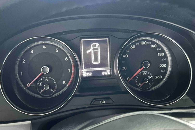 Used Volkswagen Teramont 2017 330TSI Two-Wheel-Drive Luxury Edition Odometer Close Up