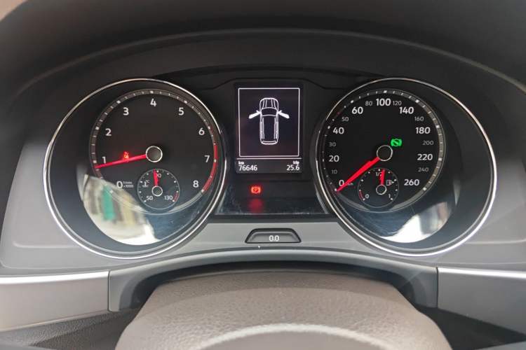 Used Volkswagen Teramont 2017 530 V6 Four-Wheel Drive Luxury Edition Odometer Close Up