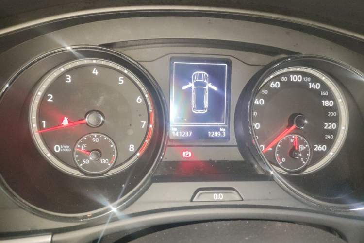 Used Volkswagen Teramont 2017 380TSI Four-Wheel Drive Comfort Edition Odometer Close Up