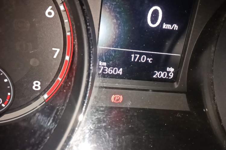 Used Volkswagen Teramont 2017 330TSI Two-Wheel-Drive Luxury Edition Odometer Close Up
