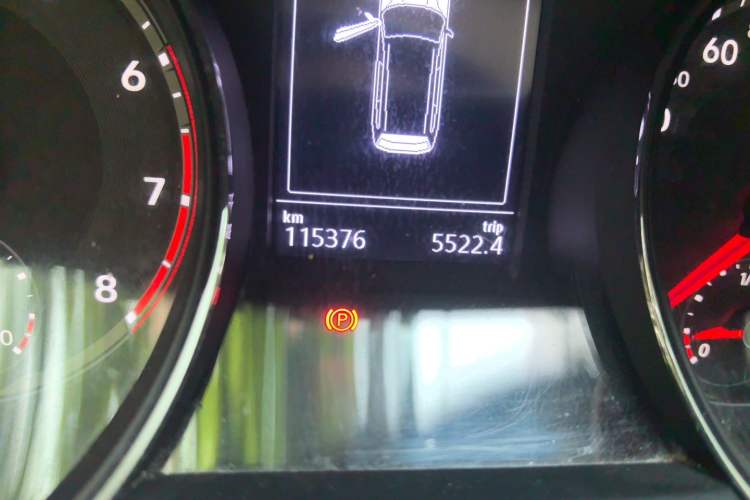Used Volkswagen Teramont 2017 330TSI Two-Wheel-Drive Luxury Edition Odometer Close Up