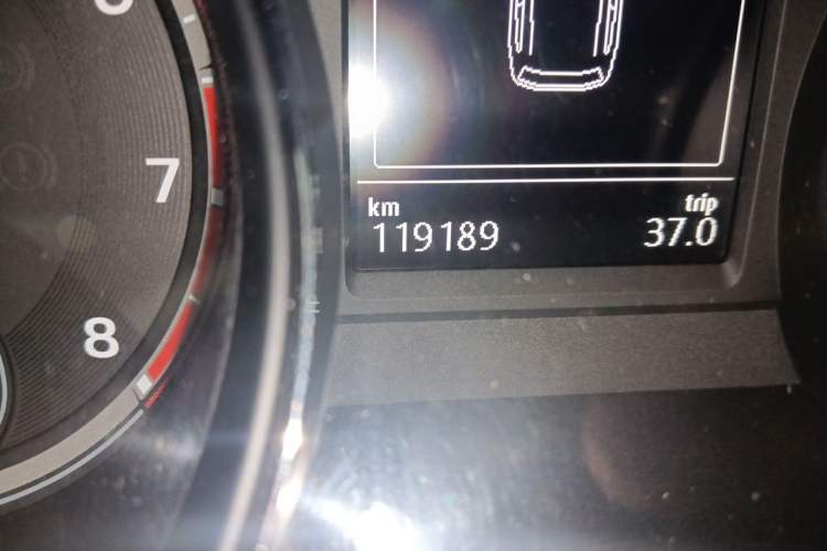 Used Volkswagen Teramont 2017 530 V6 Four-Wheel Drive Luxury Edition Odometer Close Up