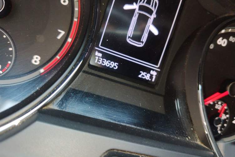 Used Volkswagen Teramont 2017 380TSI Four-Wheel Drive Comfort Edition Odometer Close Up