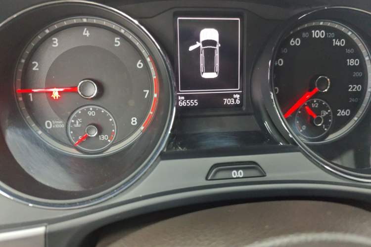 Used Volkswagen Teramont 2017 330TSI Two-Wheel-Drive Luxury Edition Odometer Close Up