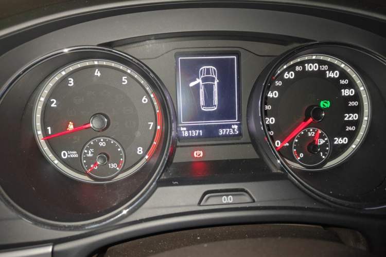 Used Volkswagen Teramont 2017 330TSI Two-Wheel-Drive Luxury Edition Odometer Close Up
