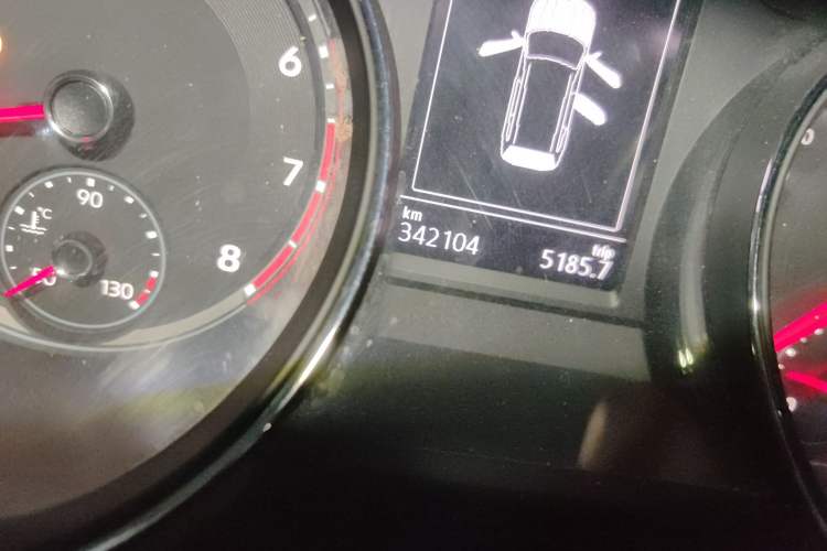 Used Volkswagen Teramont 2017 330TSI Two-Wheel-Drive Luxury Edition Odometer Close Up