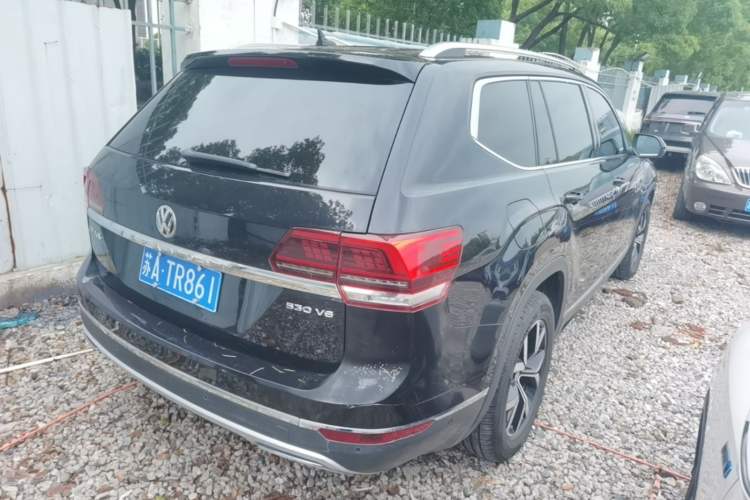 Used Volkswagen Teramont 2017 530 V6 Four-Wheel Drive Luxury Edition Rear Right 45 Deg