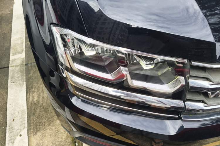Used Volkswagen Teramont 2017 530 V6 Four-Wheel Drive Luxury Edition Right Front Headlight