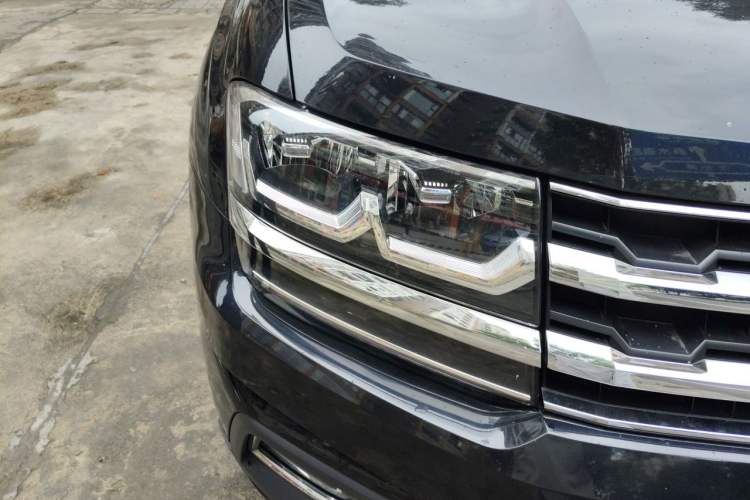Used Volkswagen Teramont 2017 380TSI Four-Wheel Drive Luxury Edition Right Front Headlight