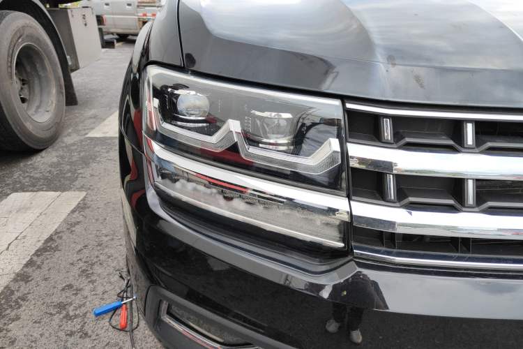 Used Volkswagen Teramont 2017 380TSI Four-Wheel Drive Flagship Edition Right Front Headlight