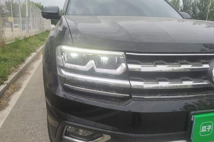 Used Volkswagen Teramont 2017 380TSI Four-Wheel Drive Luxury Edition Right Front Headlight