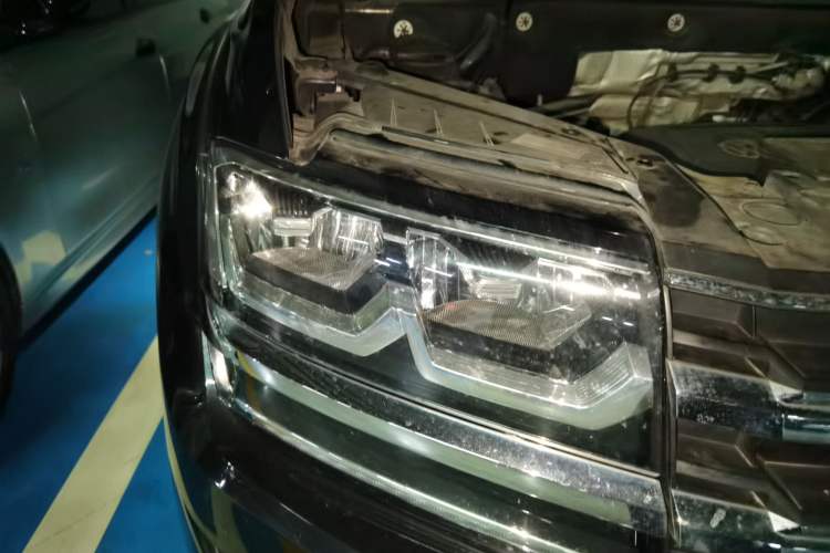 Used Volkswagen Teramont 2017 380TSI Four-Wheel Drive Luxury Edition Right Front Headlight