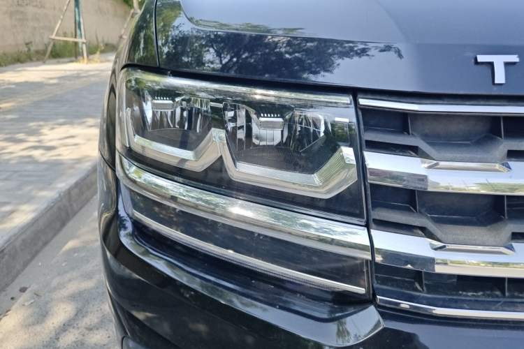 Used Volkswagen Teramont 2017 380TSI Four-Wheel Drive Luxury Edition Right Front Headlight