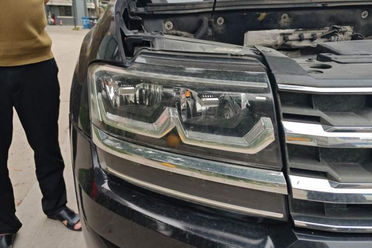 Used Volkswagen Teramont 2017 380TSI Four-Wheel Drive Luxury Edition Right Front Headlight