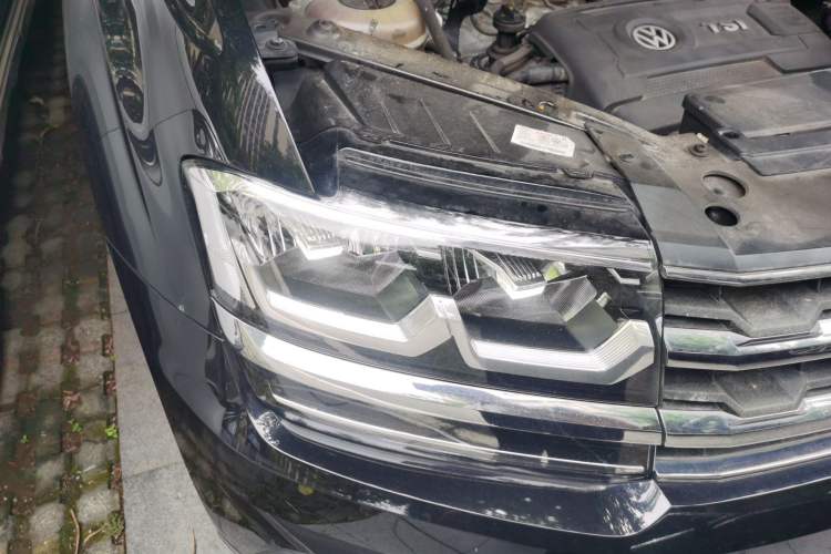 Used Volkswagen Teramont 2017 380TSI Four-Wheel Drive Luxury Edition Right Front Headlight