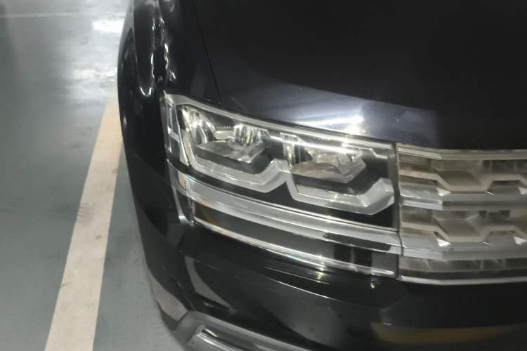 Used Volkswagen Teramont 2017 330TSI Two-Wheel-Drive Luxury Edition Right Front Headlight