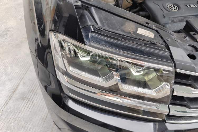 Used Volkswagen Teramont 2017 380TSI Four-Wheel Drive Luxury Edition Right Front Headlight