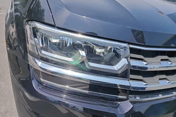 Used Volkswagen Teramont 2017 380TSI Four-Wheel Drive Luxury Edition Right Front Headlight