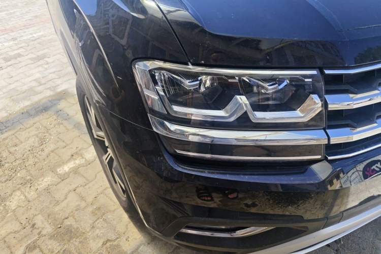 Used Volkswagen Teramont 2017 380TSI Four-Wheel Drive Luxury Edition Right Front Headlight