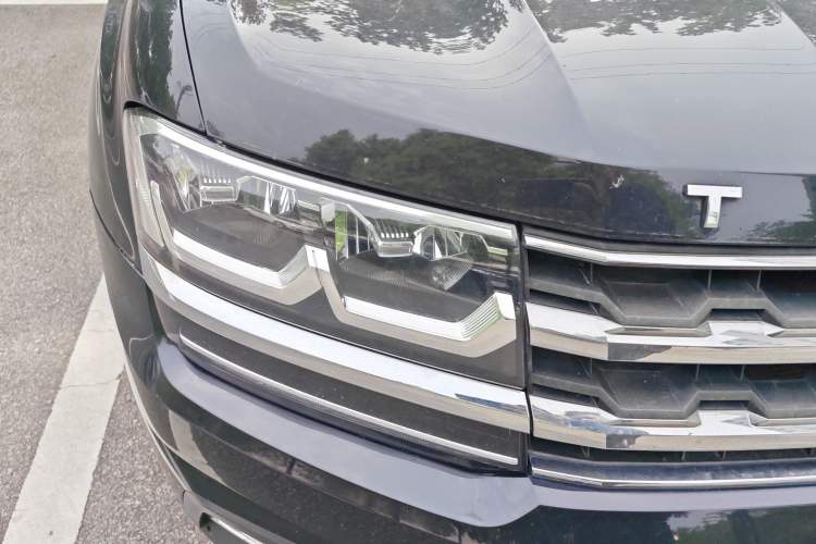 Used Volkswagen Teramont 2017 330TSI Two-Wheel-Drive Luxury Edition Right Front Headlight
