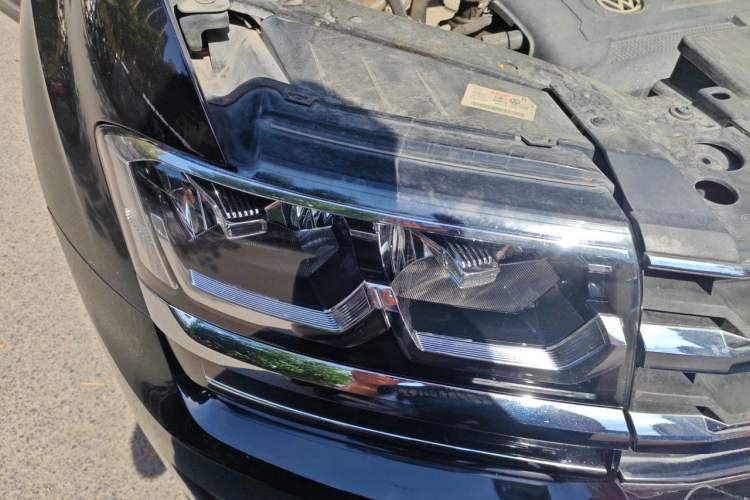 Used Volkswagen Teramont 2017 380TSI Four-Wheel Drive Luxury Edition Right Front Headlight