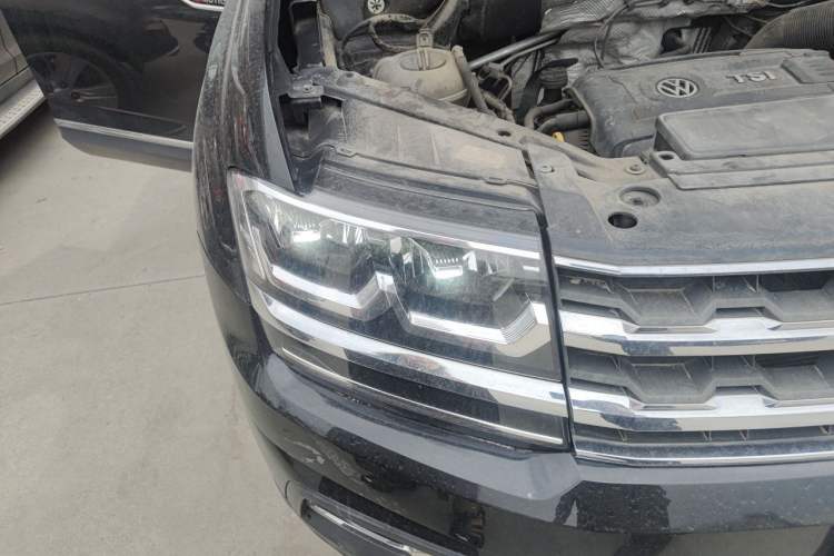 Used Volkswagen Teramont 2017 380TSI Four-Wheel Drive Luxury Edition Right Front Headlight