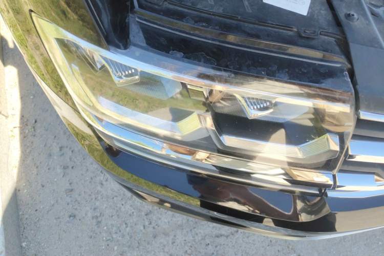 Used Volkswagen Teramont 2017 380TSI Four-Wheel Drive Luxury Edition Right Front Headlight