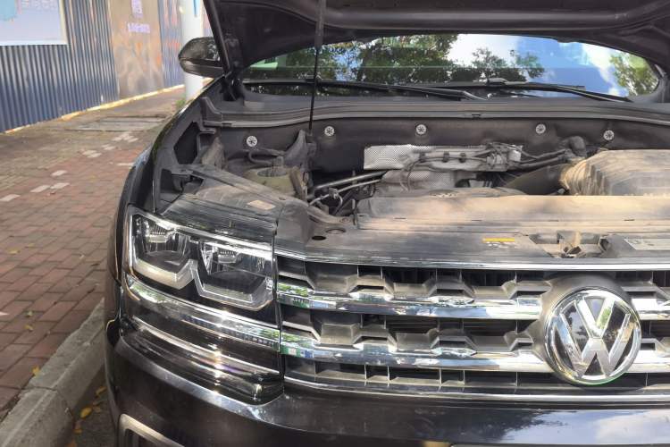Used Volkswagen Teramont 2017 330TSI Two-Wheel-Drive Luxury Edition Right Front Headlight