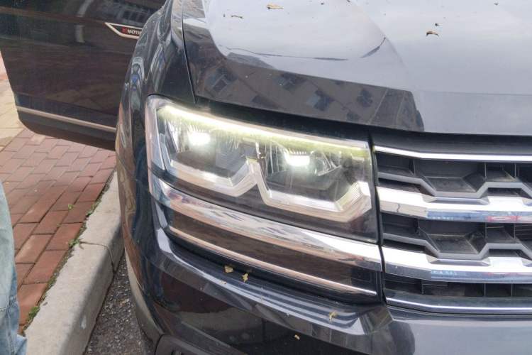 Used Volkswagen Teramont 2017 380TSI Four-Wheel Drive Luxury Edition Right Front Headlight