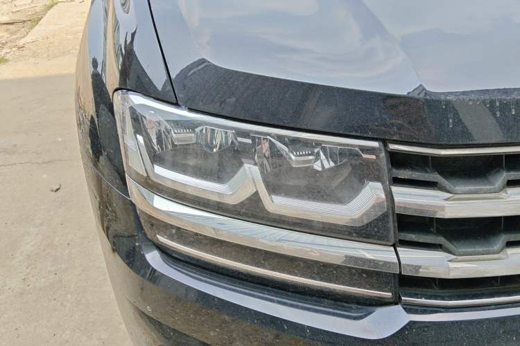 Used Volkswagen Teramont 2017 330TSI Two-Wheel-Drive Luxury Edition Right Front Headlight