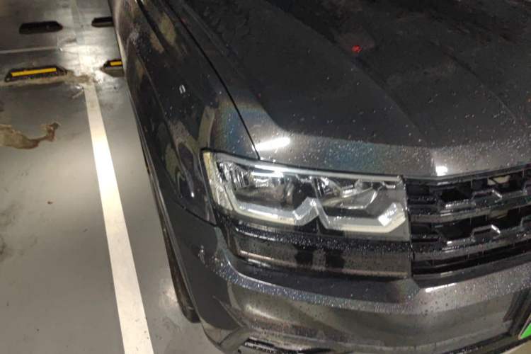 Used Volkswagen Teramont 2017 330TSI Two-Wheel-Drive Luxury Edition Right Front Headlight