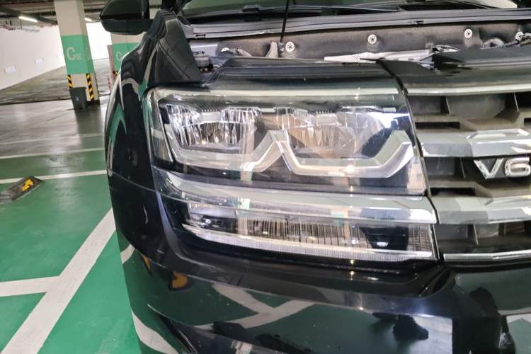 Used Volkswagen Teramont 2017 530 V6 Four-Wheel Drive Luxury Edition Right Front Headlight